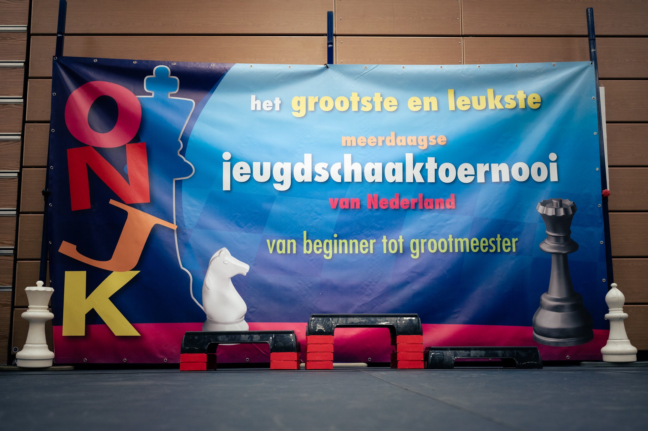 spandoek met jeugdschaaktoernooi